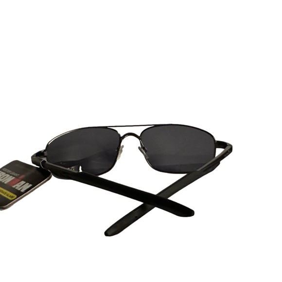 NWT FOSTER GRANT MEN’S IRONMAN SUNGLASSES - Picture 3 of 3